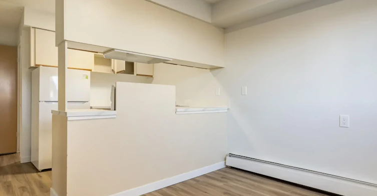 624-10500 45 Avenue NW, Edmonton, AB, T6H 0A1 - 11
