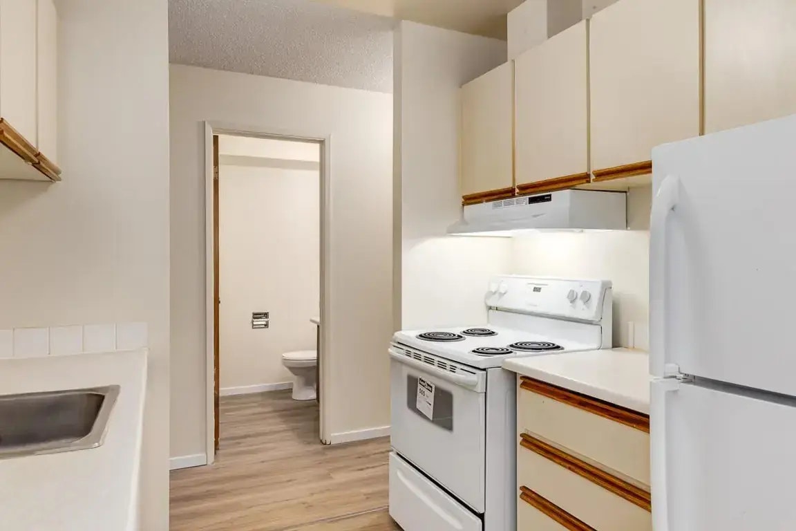 624-10500 45 Avenue NW, Edmonton, AB, T6H 0A1 - 31