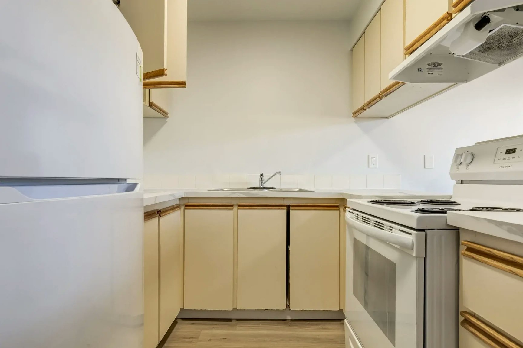 624-10500 45 Avenue NW, Edmonton, AB, T6H 0A1 - 12
