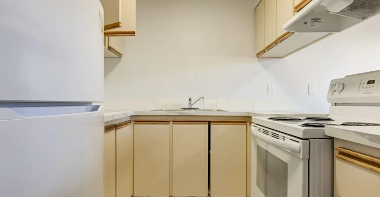 624-10500 45 Avenue NW, Edmonton, AB, T6H 0A1 - 12