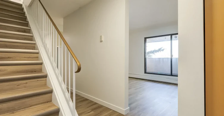 624-10500 45 Avenue NW, Edmonton, AB, T6H 0A1 - 2