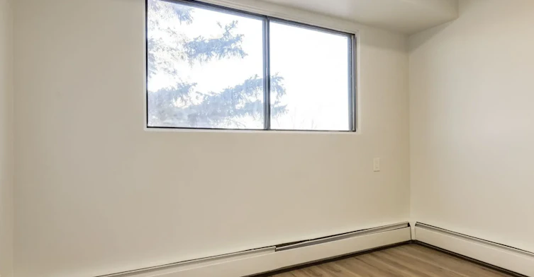 624-10500 45 Avenue NW, Edmonton, AB, T6H 0A1 - 9