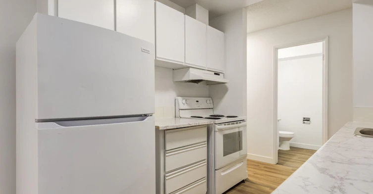 624-10500 45 Avenue NW, Edmonton, AB, T6H 0A1 - 10