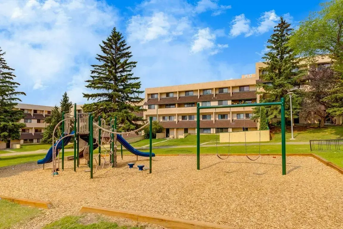 620-10500 45 Avenue NW, Edmonton, AB, T6H 0A1 - 4