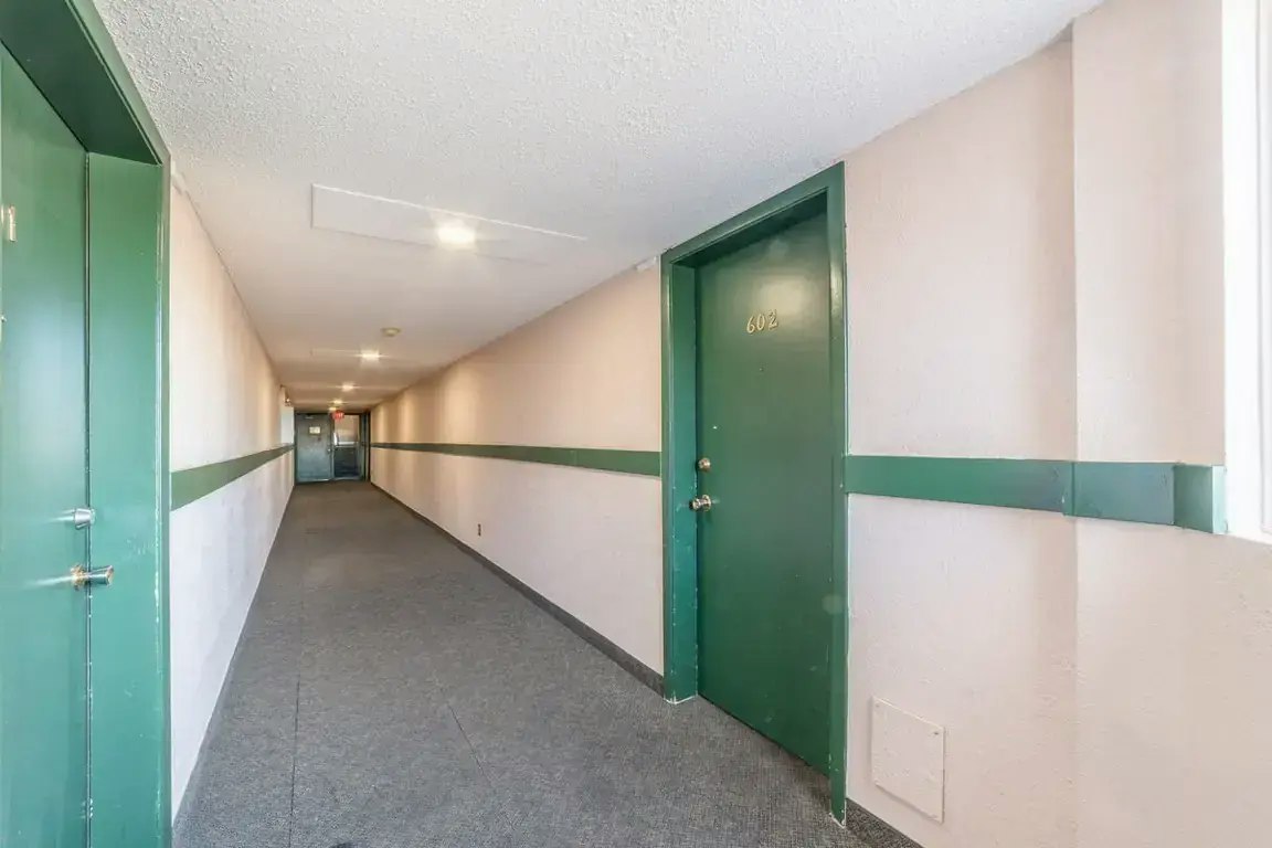 620-10500 45 Avenue NW, Edmonton, AB, T6H 0A1 - 51