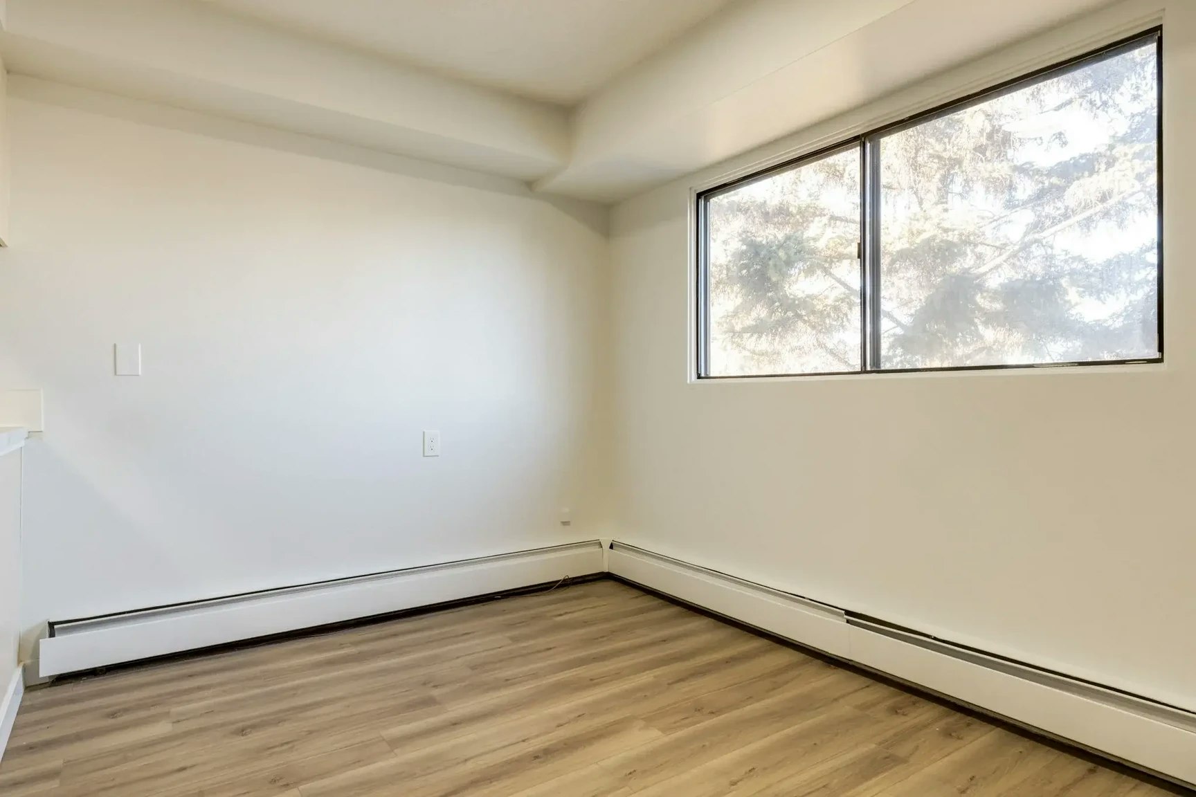 620-10500 45 Avenue NW, Edmonton, AB, T6H 0A1 - 8