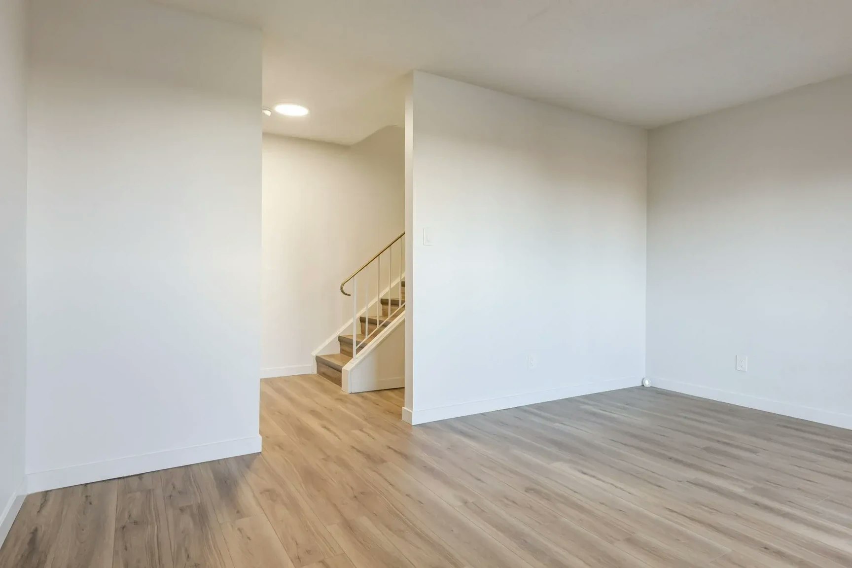 620-10500 45 Avenue NW, Edmonton, AB, T6H 0A1 - 5