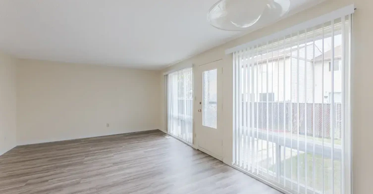 291-10542 45 Avenue NW, Edmonton, AB, T6H 0A1 - 9