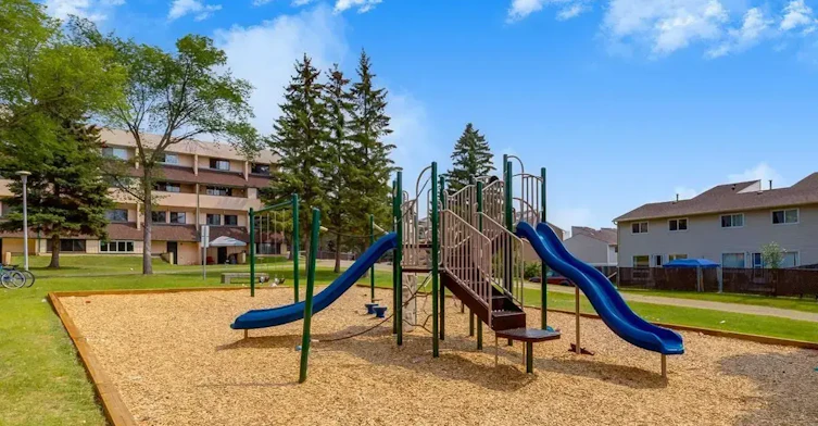 291-10542 45 Avenue NW, Edmonton, AB, T6H 0A1 - 3