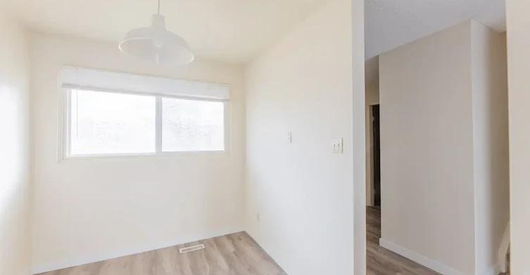 335-10542 45 Avenue NW, Edmonton, AB, T6H 0A1 - 11