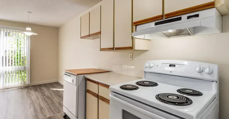 335-10542 45 Avenue NW, Edmonton, AB, T6H 0A1 - 36