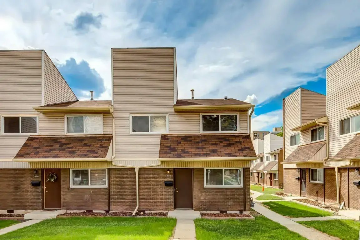 213-10542 45 Avenue NW, Edmonton, AB, T6H 0A1 - 45