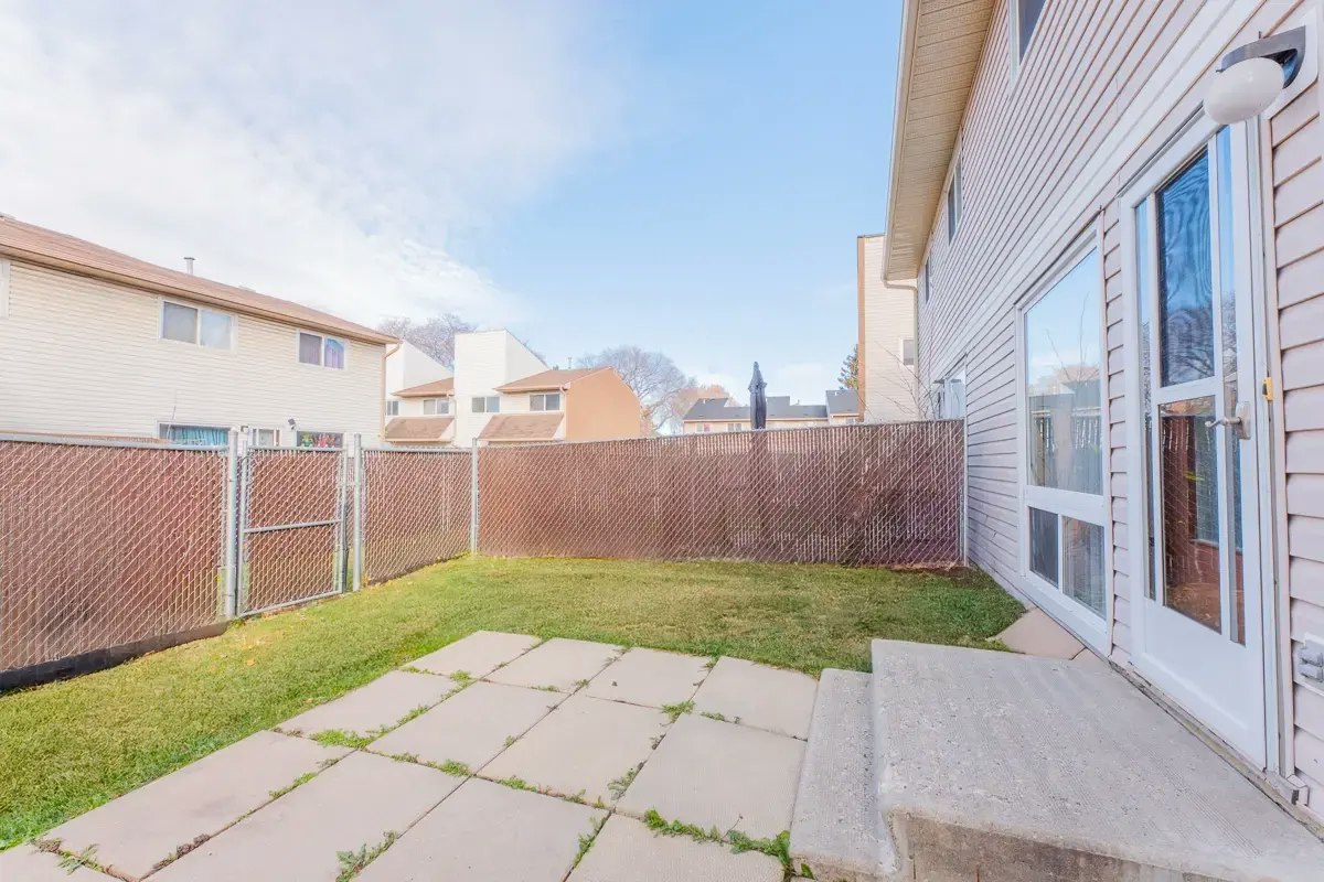 213-10542 45 Avenue NW, Edmonton, AB, T6H 0A1 - 28