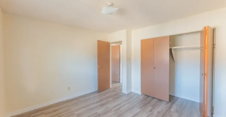 213-10542 45 Avenue NW, Edmonton, AB, T6H 0A1 - 23