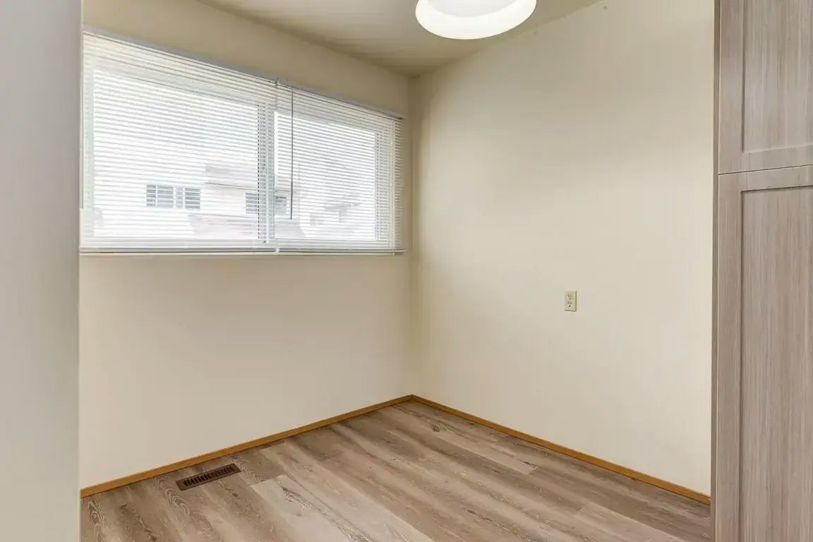 213-10542 45 Avenue NW, Edmonton, AB, T6H 0A1 - 35