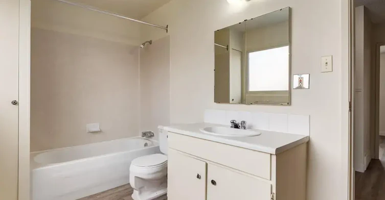 213-10542 45 Avenue NW, Edmonton, AB, T6H 0A1 - 39
