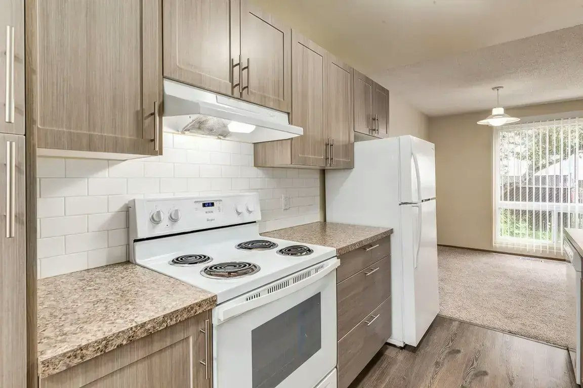 213-10542 45 Avenue NW, Edmonton, AB, T6H 0A1 - 32