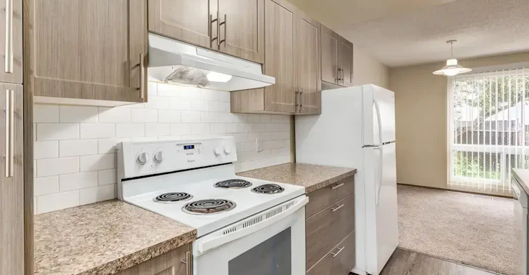 213-10542 45 Avenue NW, Edmonton, AB, T6H 0A1 - 32