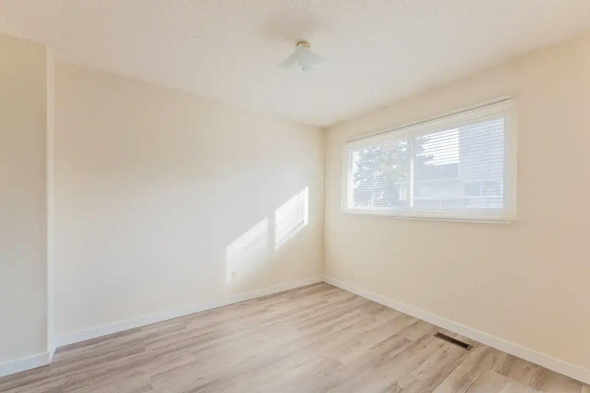 213-10542 45 Avenue NW, Edmonton, AB, T6H 0A1 - 25