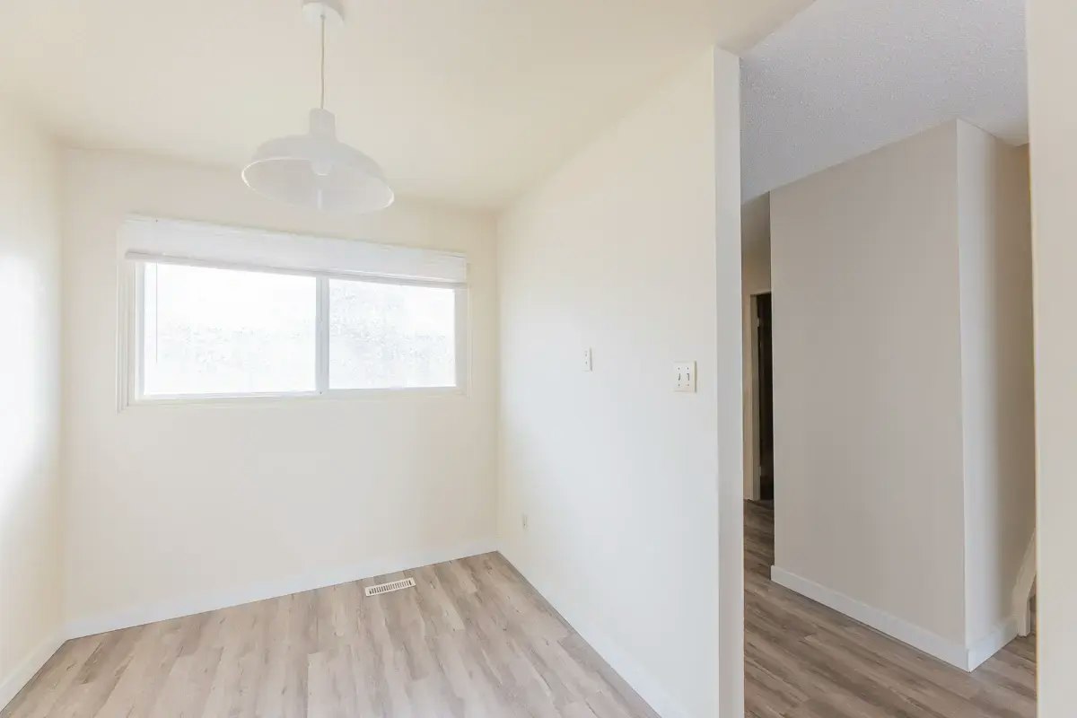 213-10542 45 Avenue NW, Edmonton, AB, T6H 0A1 - 12