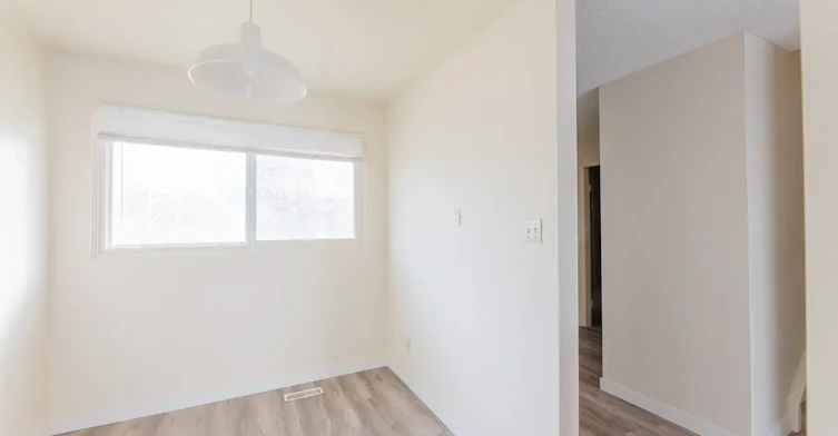 213-10542 45 Avenue NW, Edmonton, AB, T6H 0A1 - 12