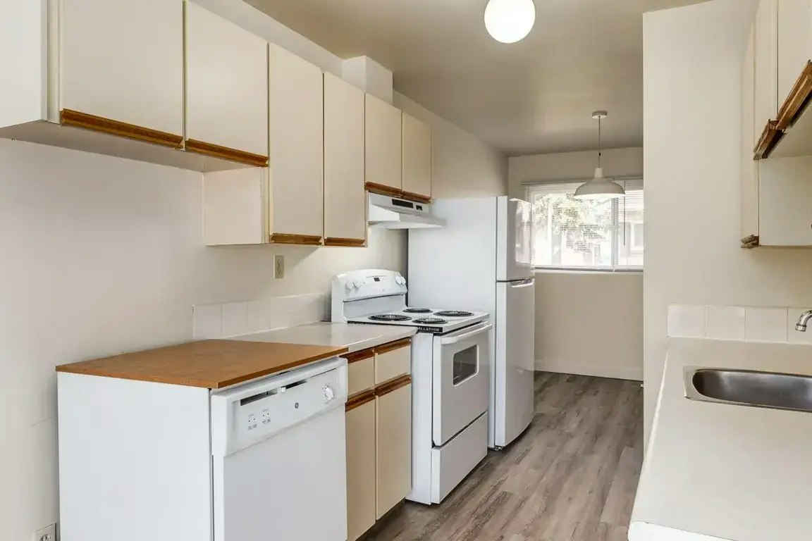 213-10542 45 Avenue NW, Edmonton, AB, T6H 0A1 - 36