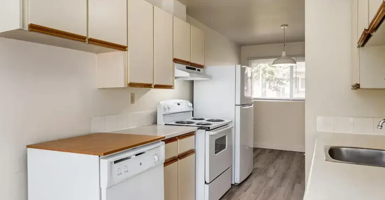 213-10542 45 Avenue NW, Edmonton, AB, T6H 0A1 - 36