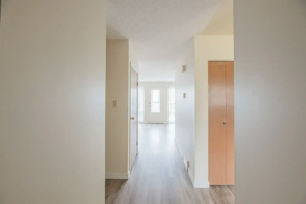 213-10542 45 Avenue NW, Edmonton, AB, T6H 0A1 - 5