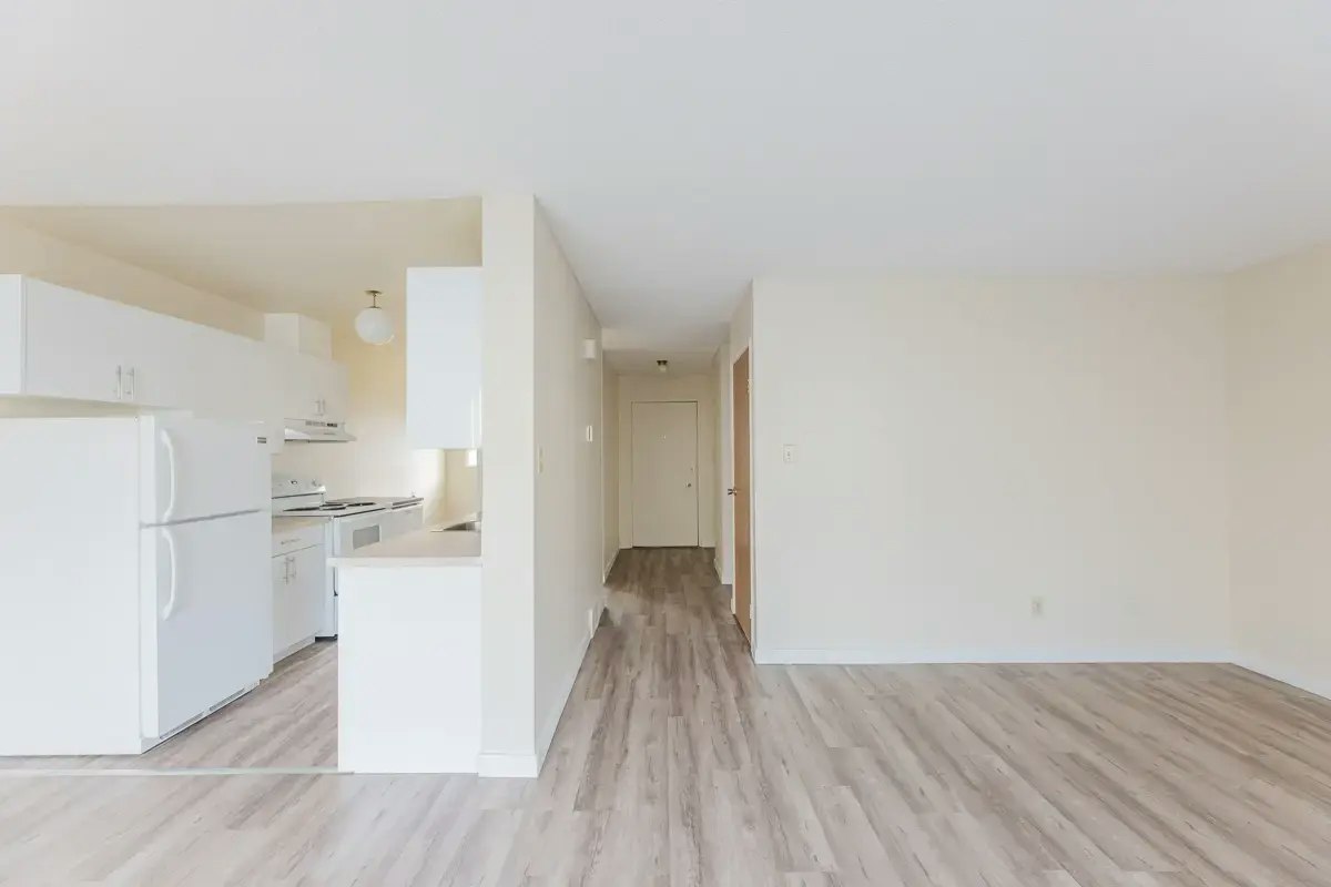 213-10542 45 Avenue NW, Edmonton, AB, T6H 0A1 - 7