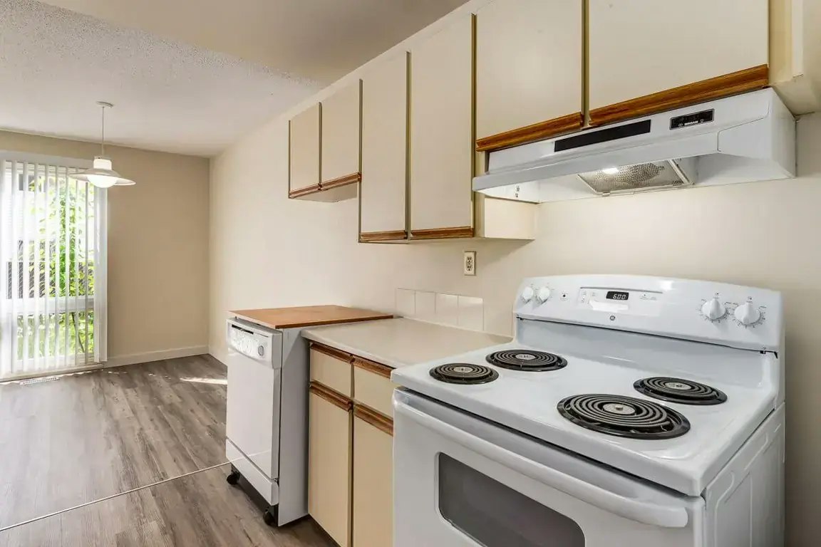 213-10542 45 Avenue NW, Edmonton, AB, T6H 0A1 - 37