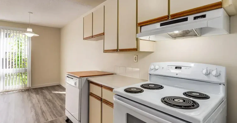 213-10542 45 Avenue NW, Edmonton, AB, T6H 0A1 - 37