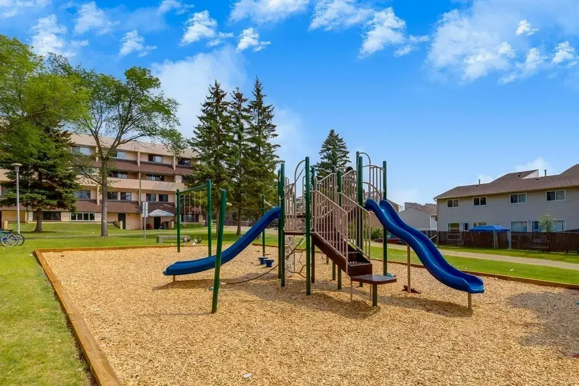 213-10542 45 Avenue NW, Edmonton, AB, T6H 0A1 - 4