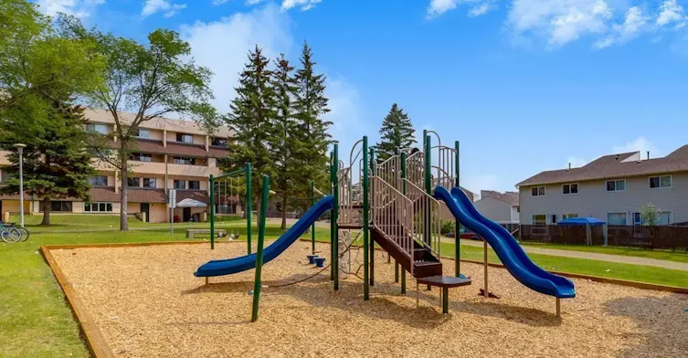 213-10542 45 Avenue NW, Edmonton, AB, T6H 0A1 - 4