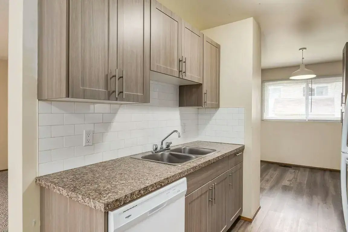 213-10542 45 Avenue NW, Edmonton, AB, T6H 0A1 - 33