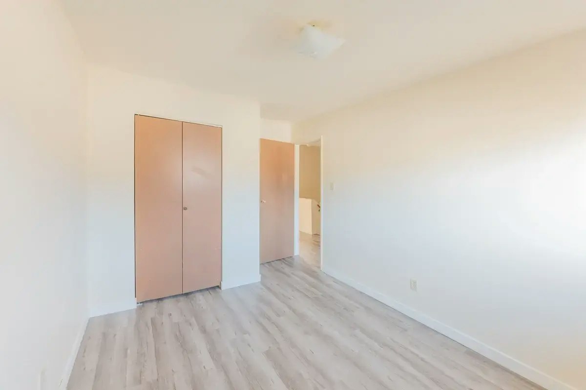 213-10542 45 Avenue NW, Edmonton, AB, T6H 0A1 - 21