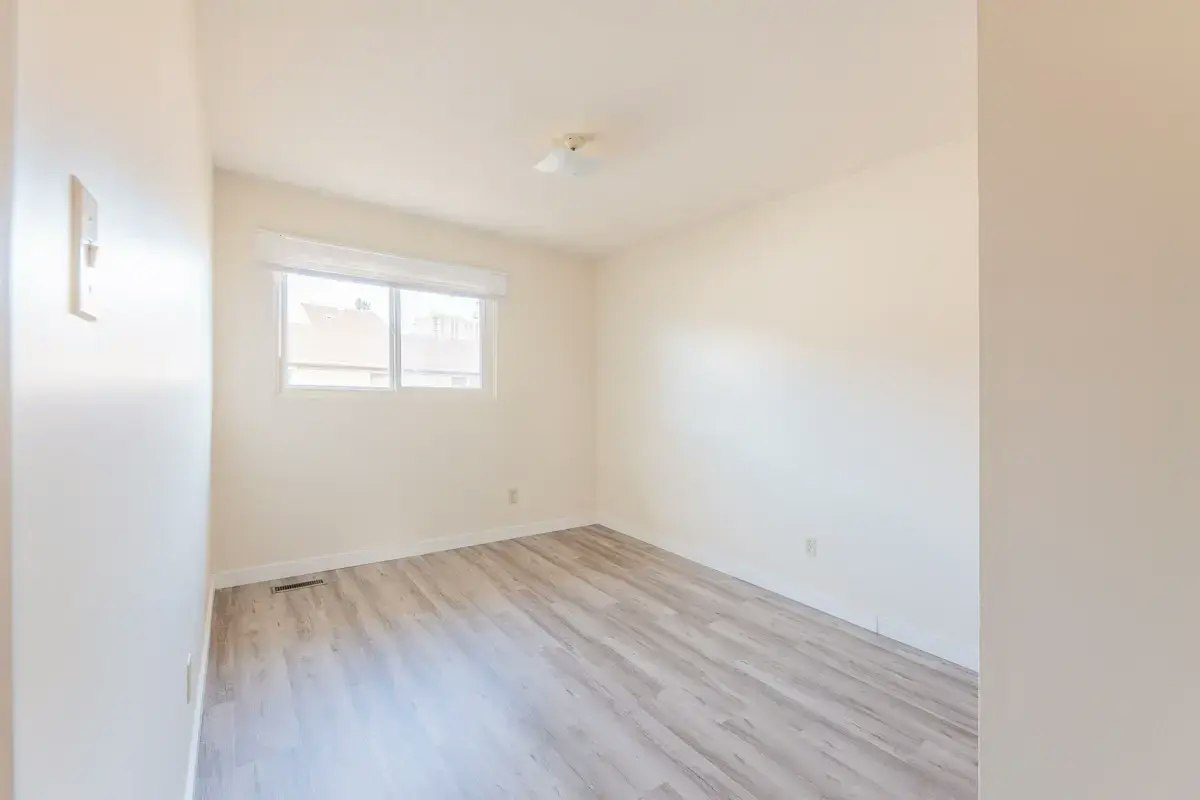 213-10542 45 Avenue NW, Edmonton, AB, T6H 0A1 - 20