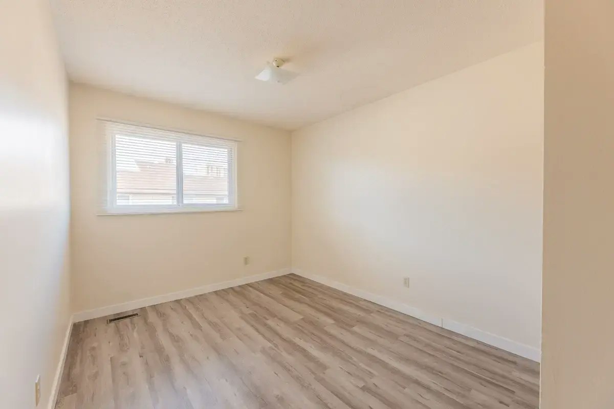 213-10542 45 Avenue NW, Edmonton, AB, T6H 0A1 - 24