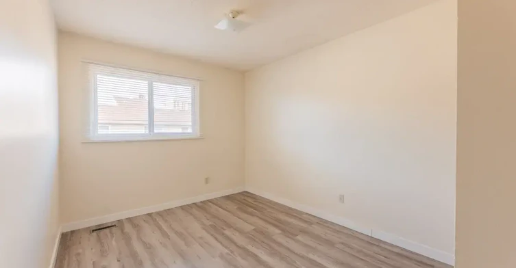 213-10542 45 Avenue NW, Edmonton, AB, T6H 0A1 - 24