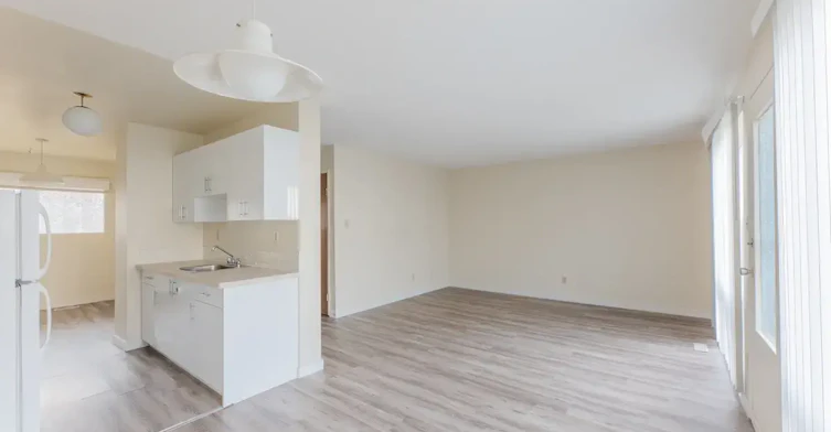 213-10542 45 Avenue NW, Edmonton, AB, T6H 0A1 - 9