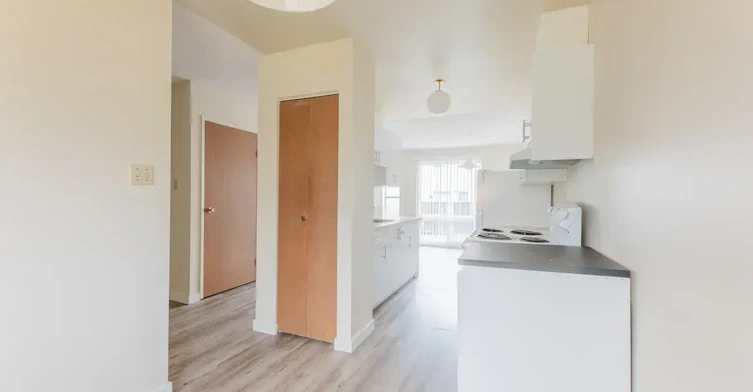 213-10542 45 Avenue NW, Edmonton, AB, T6H 0A1 - 6