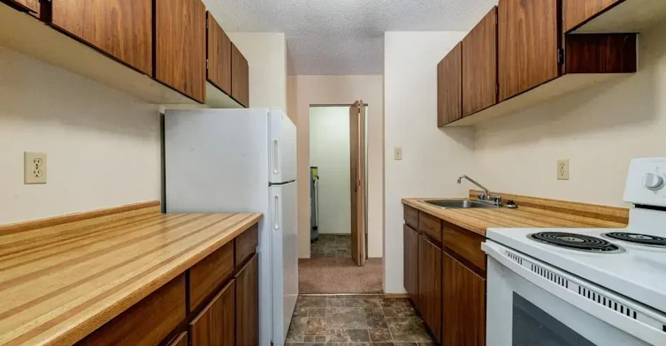 408-3102 Edinburgh Drive, Regina, SK, S4V 1A5 - 5