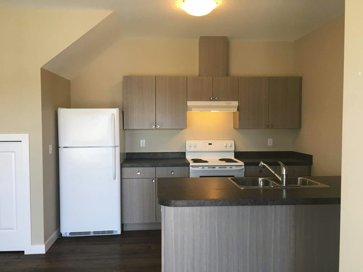 201-9222 93 Avenue, Grande Prairie, AB, T8V 3B2 - 3