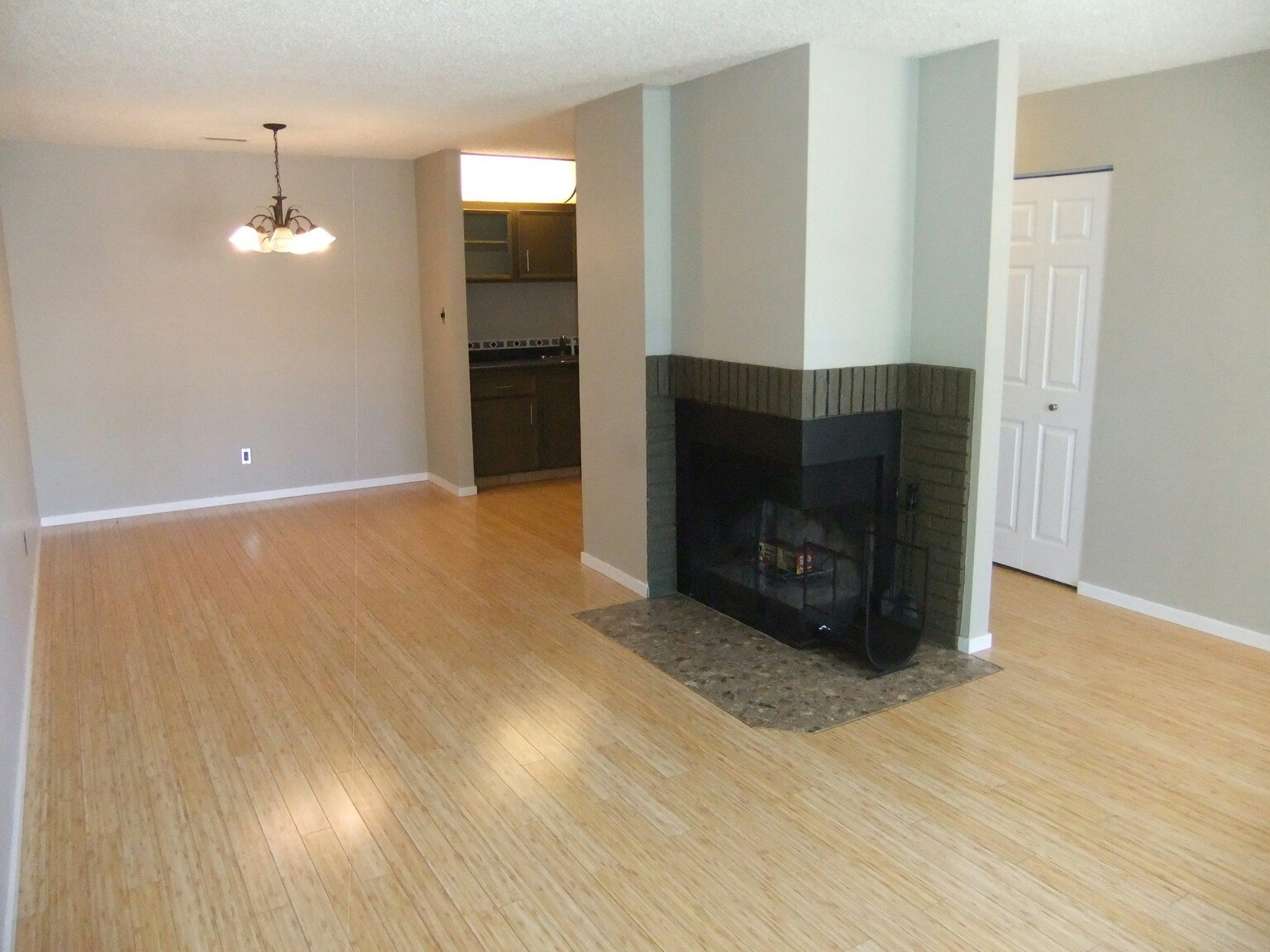 2115 118 Street Nw, Edmonton, AB, T6J 5N1 - 6