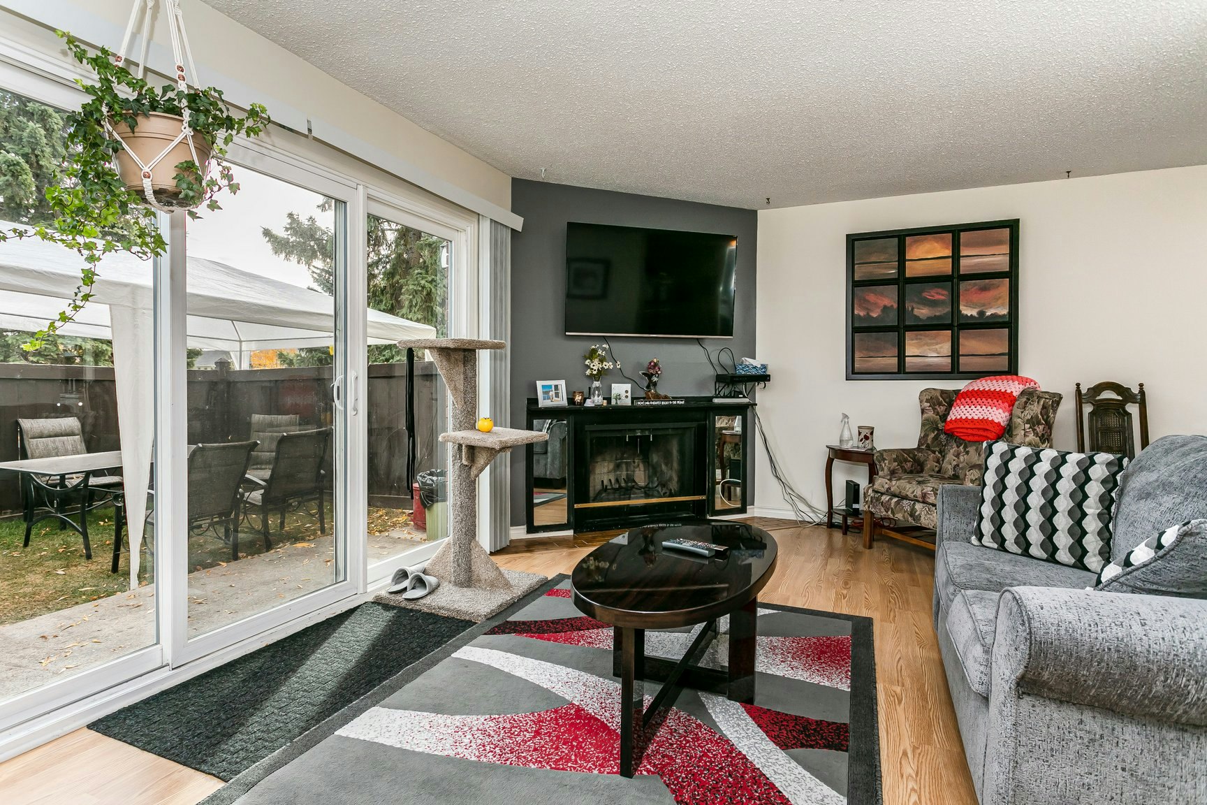 11736 139 Avenue, Edmonton, AB, T5X 3P2 - 2