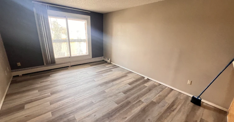 2624 Mill Woods Road East Nw, Edmonton, AB, T6L 5K7 - 5