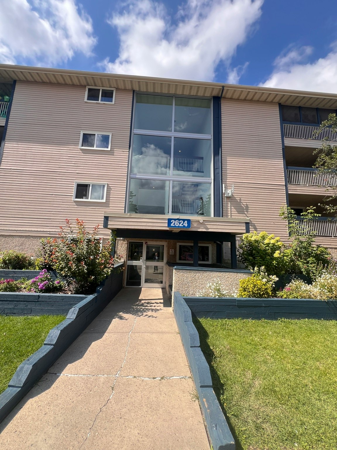 2624 Mill Woods Road East Nw, Edmonton, AB, T6L 5K7 - 2