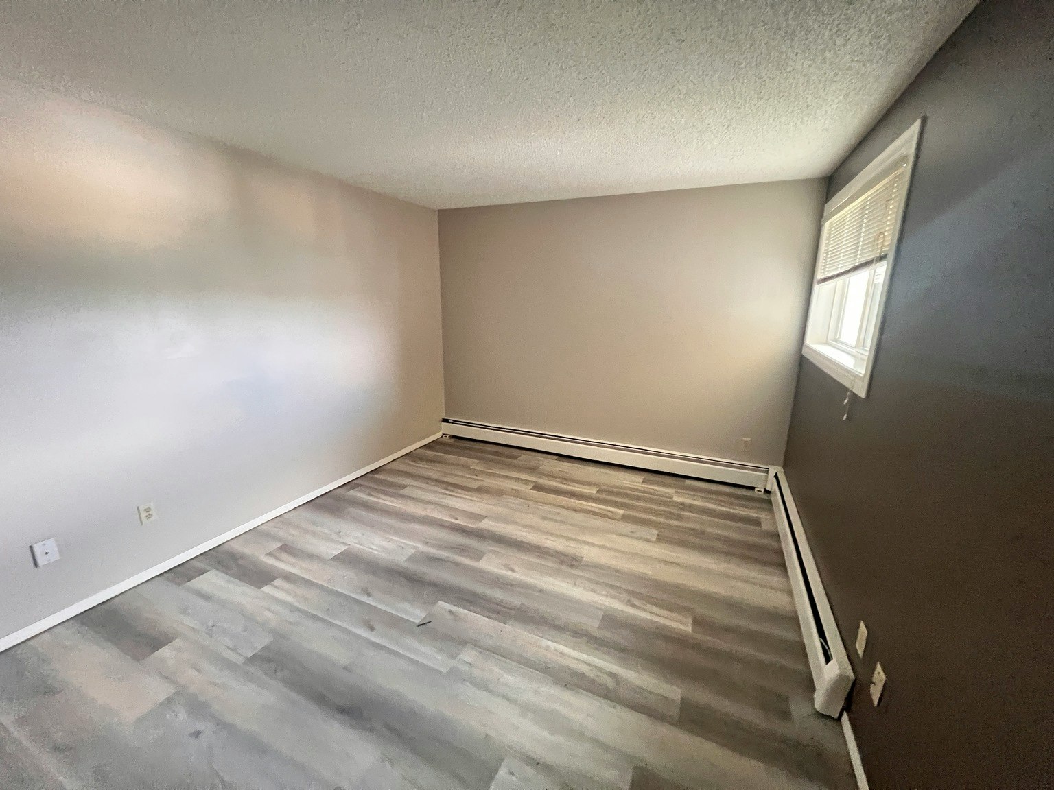 2624 Mill Woods Road East Nw, Edmonton, AB, T6L 5K7 - 6