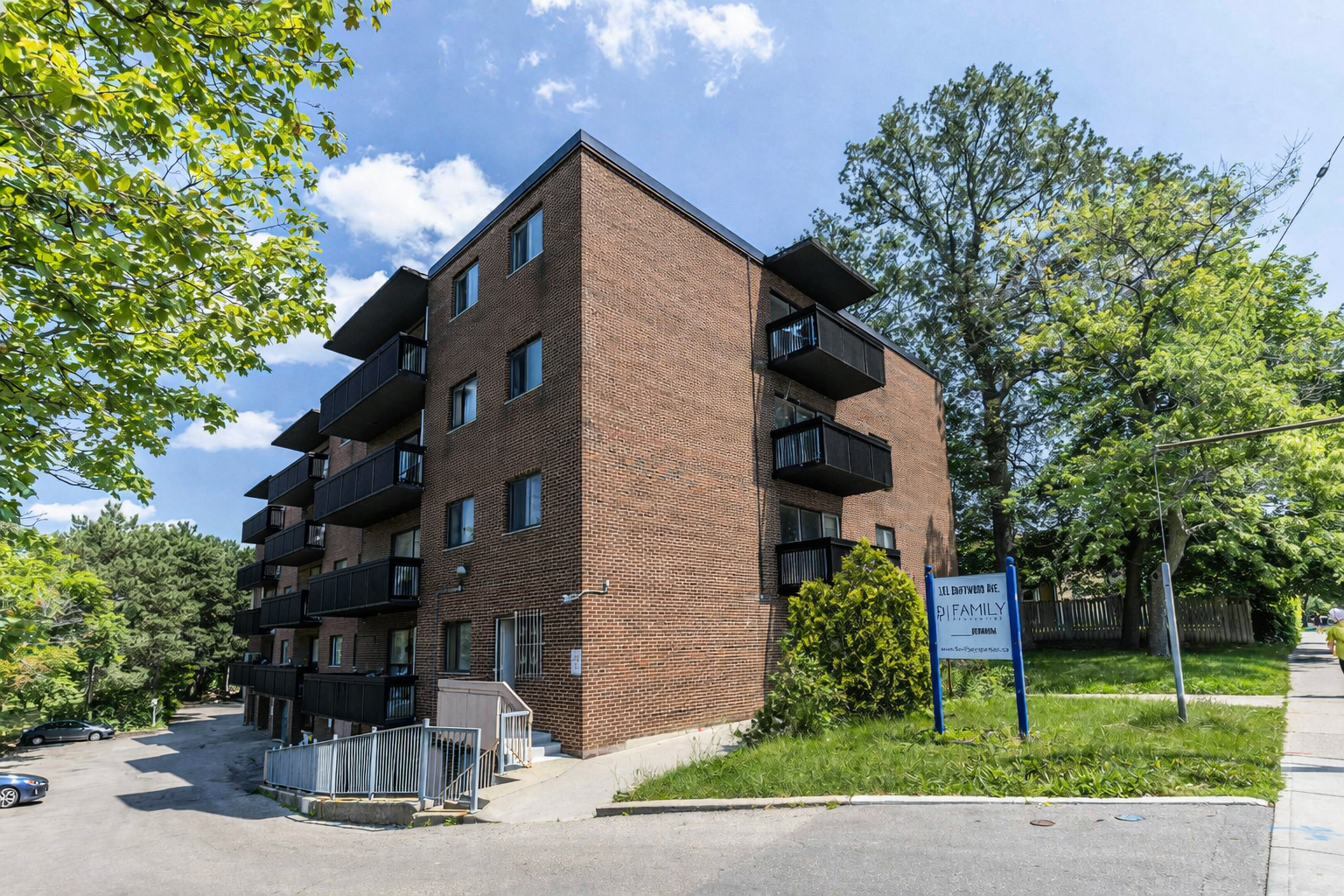 101 Driftwood Avenue, Toronto, ON, M3N 2M9 - 8
