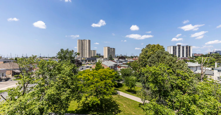 101 Driftwood Avenue, Toronto, ON, M3N 2M9 - 8