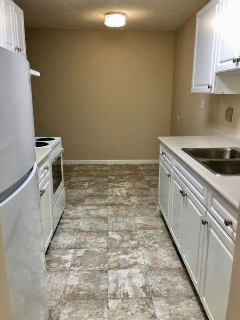 110-885 Craigflower, Esquimalt, BC, V9A 2X4 - 2